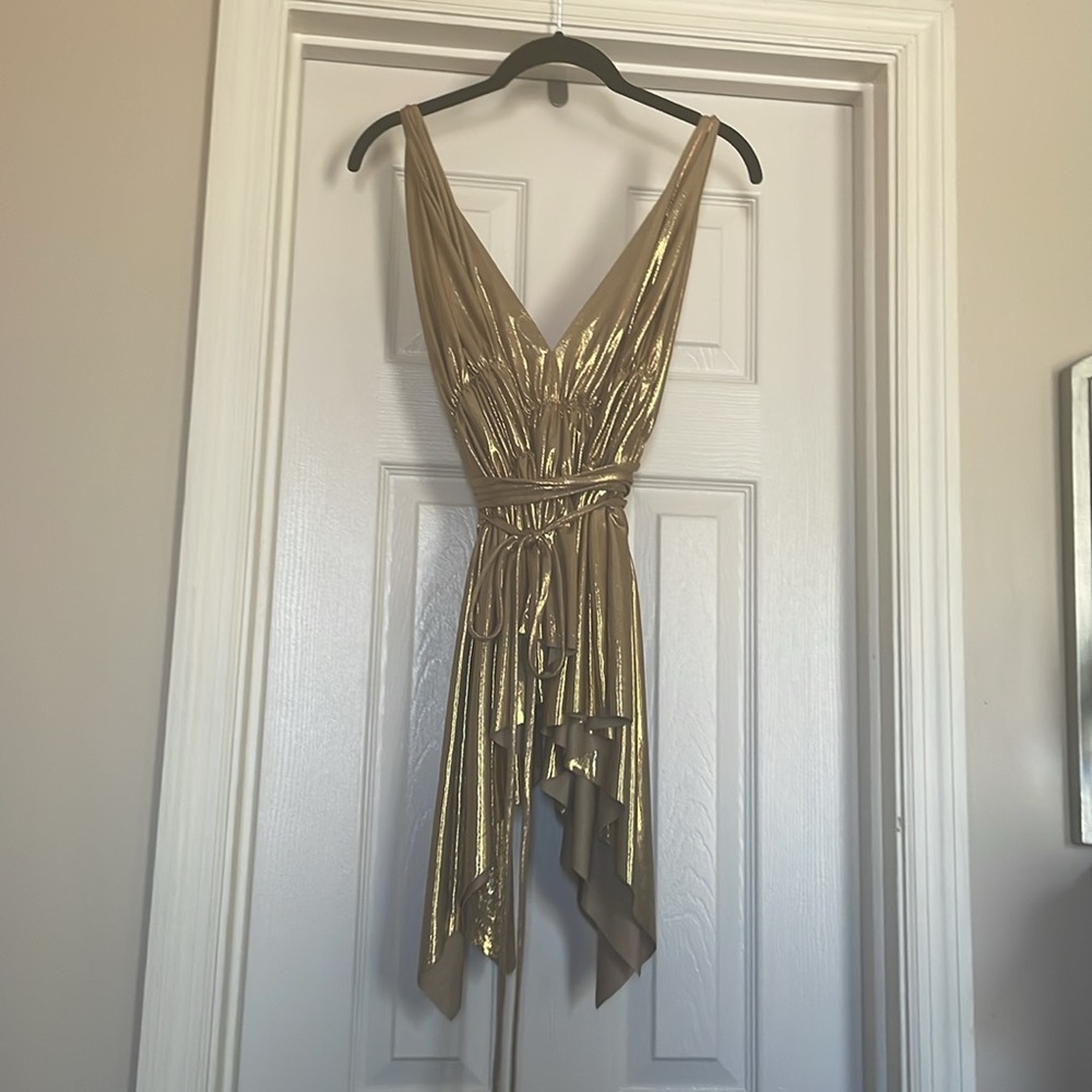 Norma Kamali Gold Metallic Sleeveless Top - Picture 2 of 3